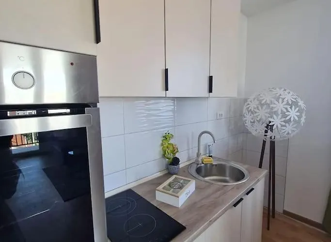 D ,with Garage Daire *